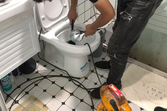 沈河马桶堵塞自己疏通还是找师傅？专业上门服务让你省时更省心